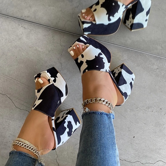 Platforms Cow Print Heels - Picture 3 of 4